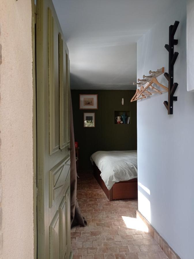 Bargème La Fontaine Bed & Breakfast 部屋 写真