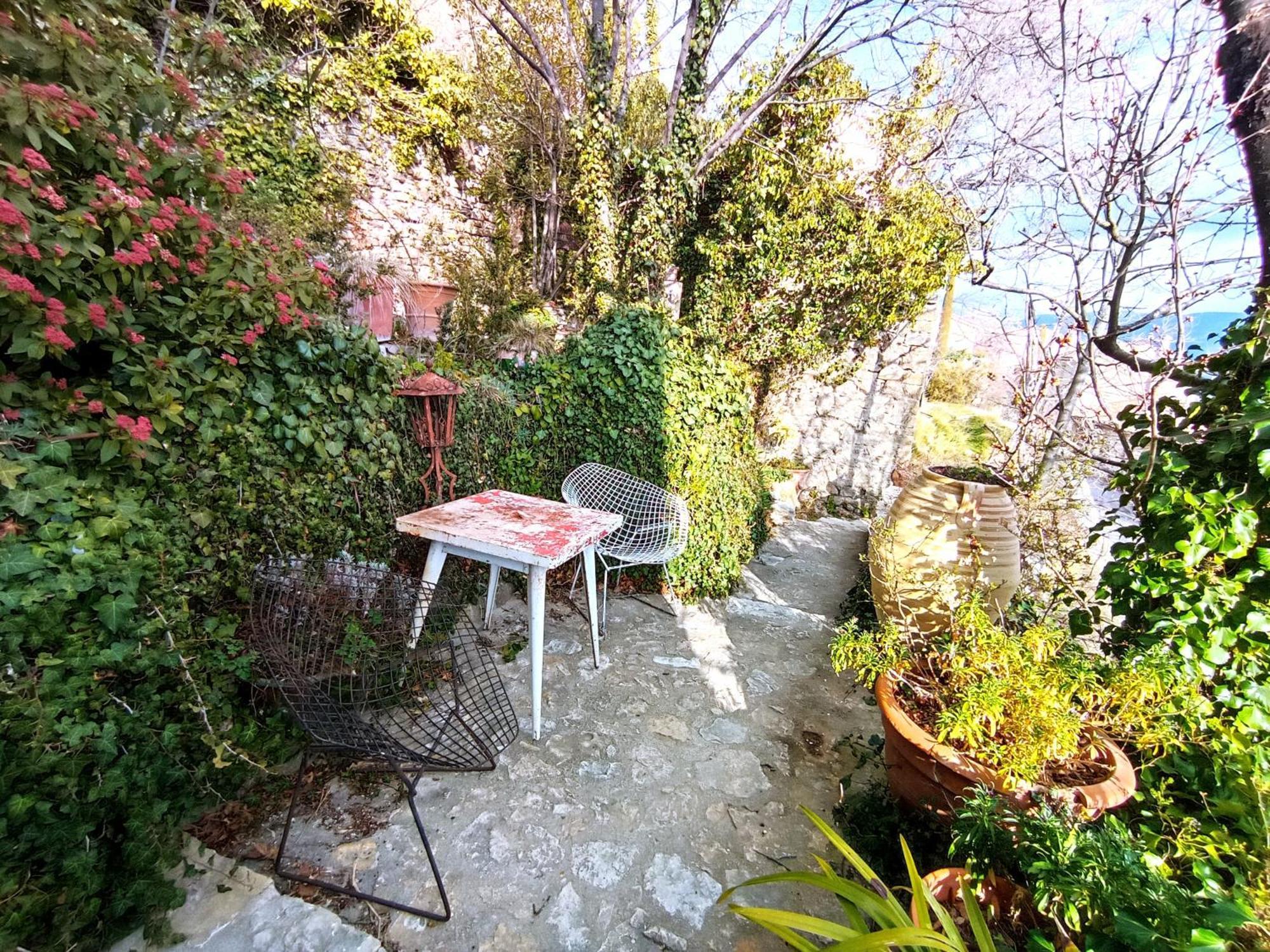 Bargème La Fontaine Bed & Breakfast 部屋 写真